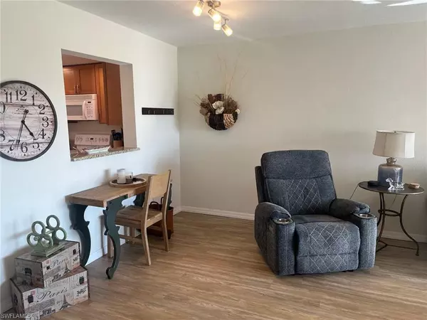 Fort Myers, FL 33907,1624 Pine Valley DR #211