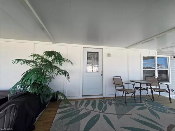 North Fort Myers, FL 33917,841 Winterest DR