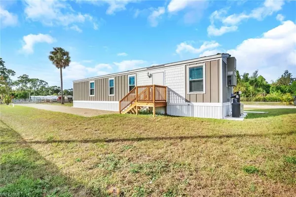 8111 Breeze DR, North Fort Myers, FL 33917