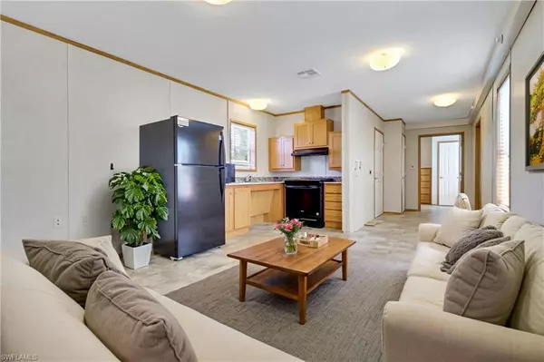 North Fort Myers, FL 33917,8111 Breeze DR