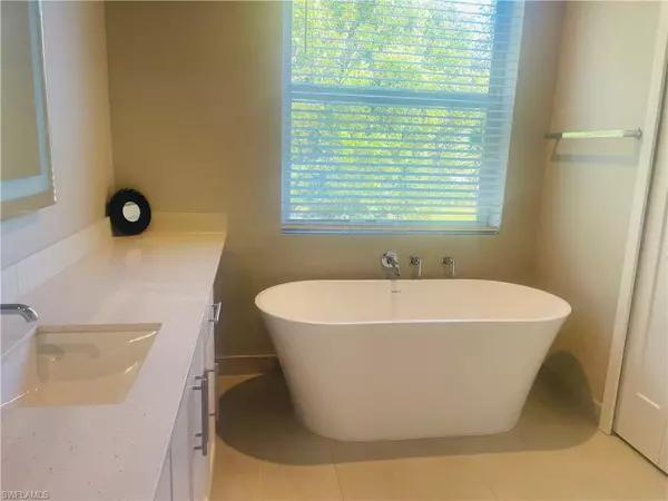 Naples, FL 34119,7036 Ambrosia LN #506