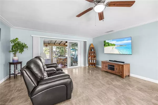 Cape Coral, FL 33904,425 Pinecrest CT