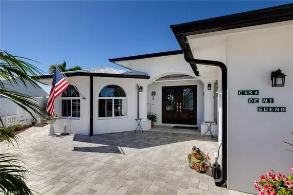 Matlacha, FL 33993,11787 Island AVE