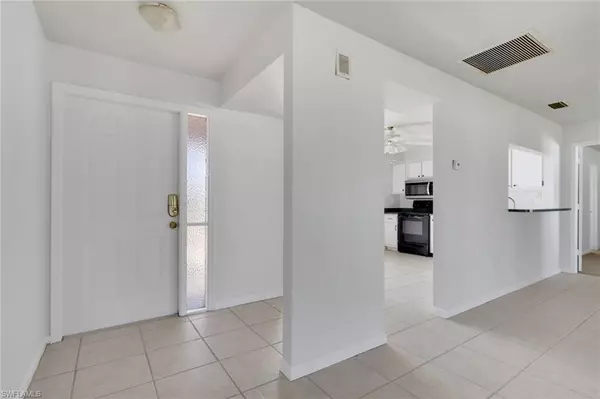 Cape Coral, FL 33990,819 SE 5th AVE