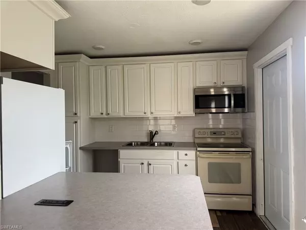 Lehigh Acres, FL 33936,42 Temple CT