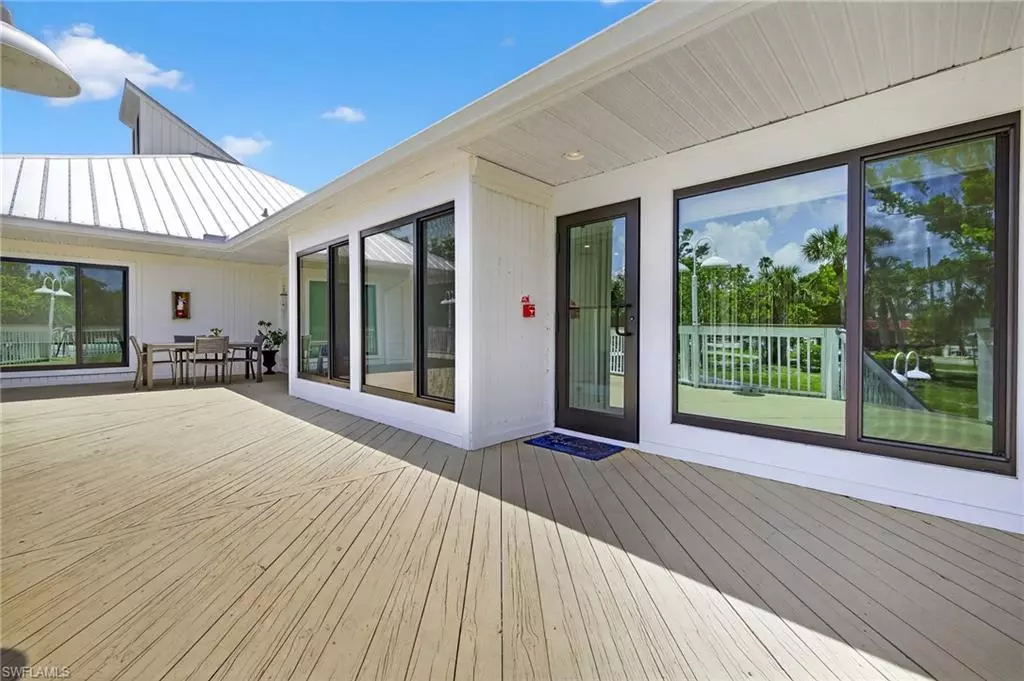 Sanibel, FL 33957,1101 Periwinkle WAY #D1