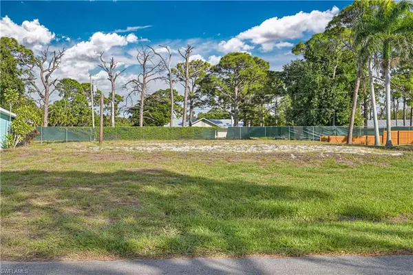 7144 Vassar DR, Fort Myers, FL 33908