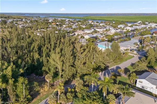 Bokeelia, FL 33922,5480 Ann Arbor DR