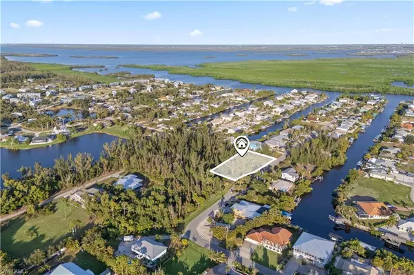 Bokeelia, FL 33922,5464 Ann Arbor DR