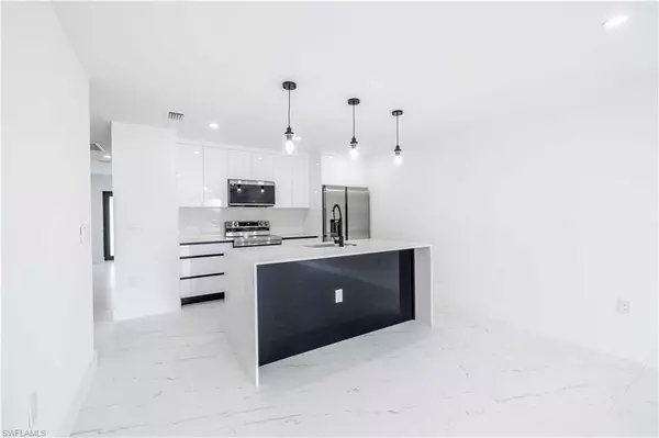 Lehigh Acres, FL 33973,338 Harry AVE S