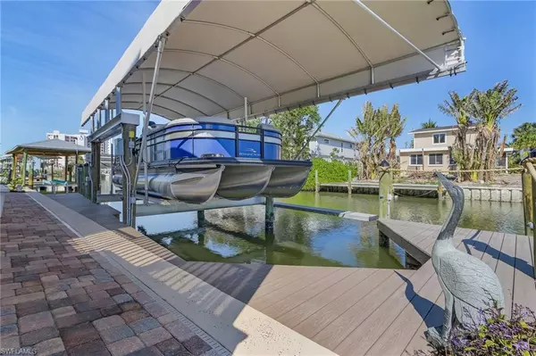 Fort Myers Beach, FL 33931,161 Egret ST