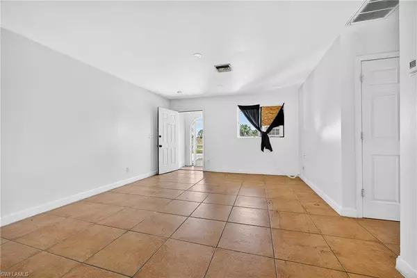 Lehigh Acres, FL 33973,1120/1122 Gilbert AVE S