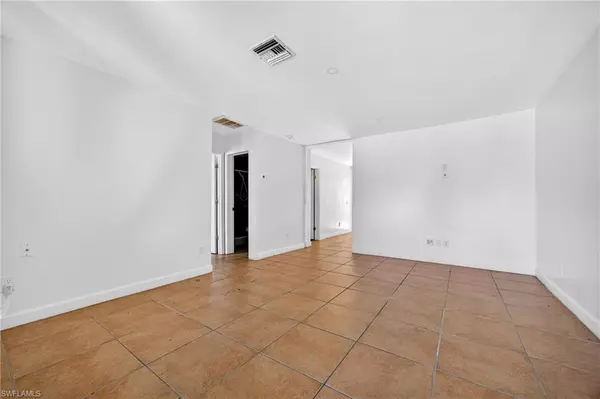 Lehigh Acres, FL 33973,1120/1122 Gilbert AVE S