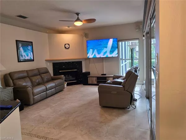 Fort Myers, FL 33913,11810 Pinewood Lakes DR