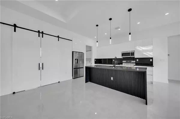 Lehigh Acres, FL 33971,2815 44th ST W