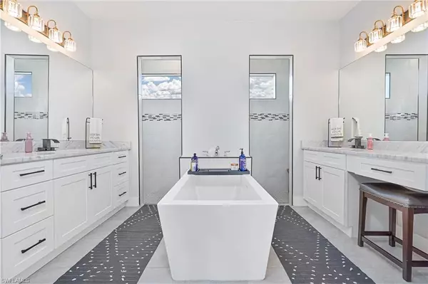 Cape Coral, FL 33991,1308 SW 4th LN