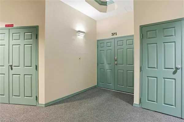 Fort Myers Beach, FL 33931,4183 Bay Beach LN #3P1