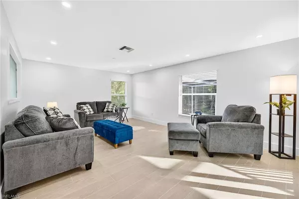 Sanibel, FL 33957,611 N Yachtsman DR