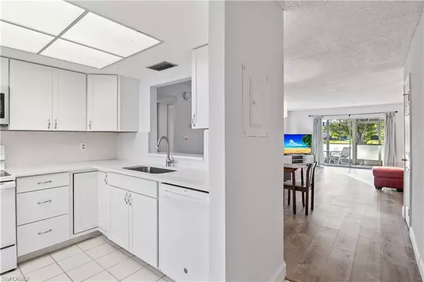 North Fort Myers, FL 33917,7080 Nantucket CIR #2