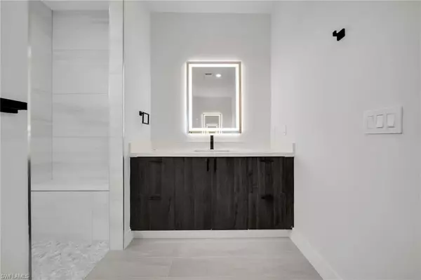 Cape Coral, FL 33914,3435 SW 8th CT