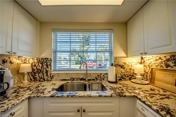 North Fort Myers, FL 33917,7001 New Post DR #4