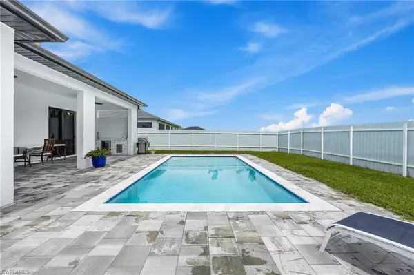 Cape Coral, FL 33993,302 NW 1st ST