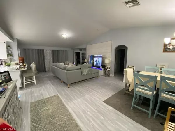 Lehigh Acres, FL 33971,3402 2nd ST W