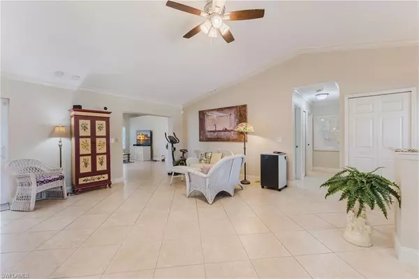 Cape Coral, FL 33990,928 SE 21st PL