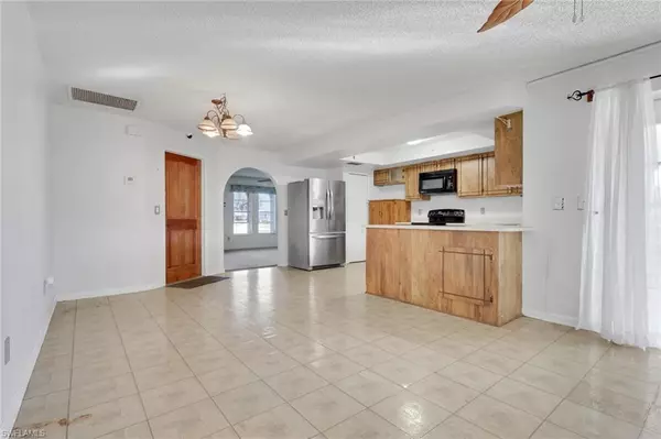 Cape Coral, FL 33990,126 SE 21st PL