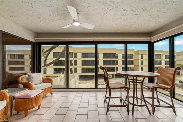 2721 W Gulf DR #212, Sanibel, FL 33957