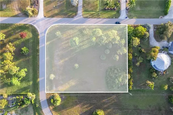 Bokeelia, FL 33922,5406 Pine Creek LN