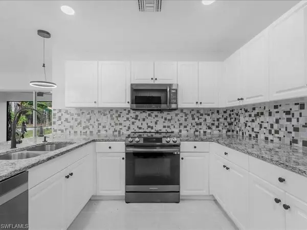 Lehigh Acres, FL 33974,741 Boulogne CT