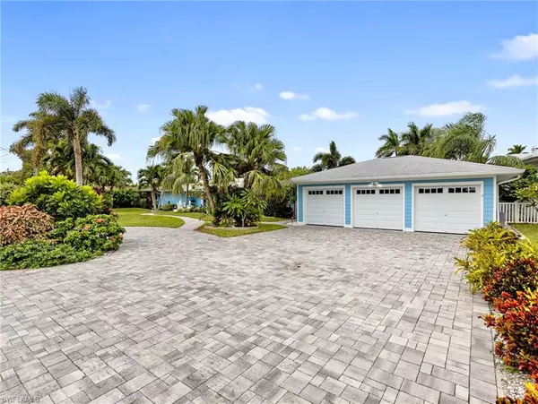 Fort Myers, FL 33919,5812 Silvery LN