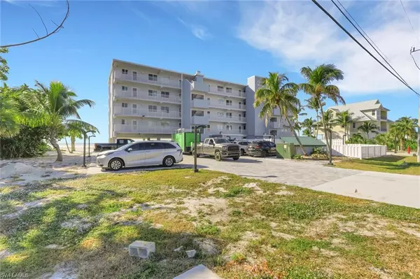 Fort Myers Beach, FL 33931,8300 Estero BLVD #204