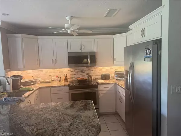 Fort Myers, FL 33907,5910 Trailwinds DR #422