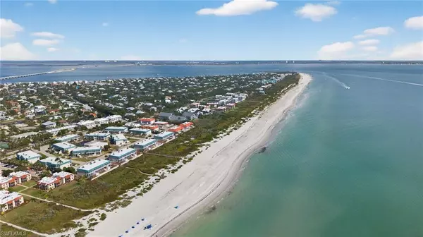 Sanibel, FL 33957,827 E Gulf DR #L2