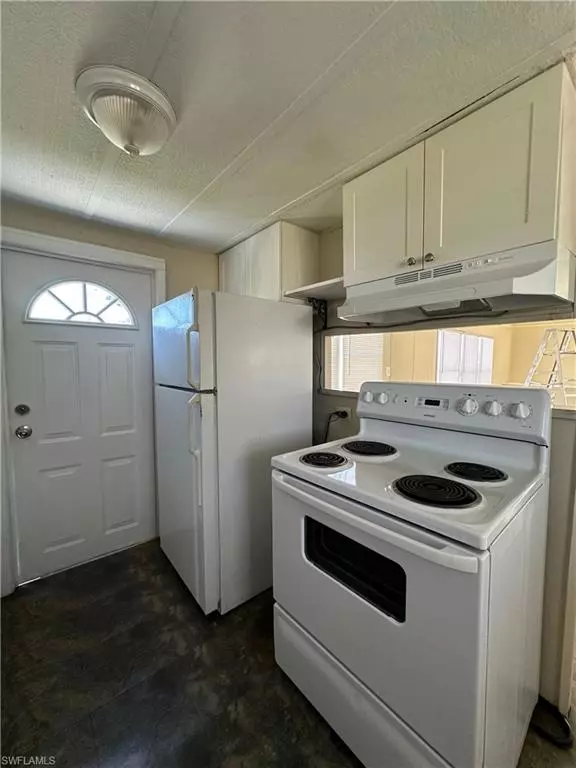 North Fort Myers, FL 33917,333 Lantern LN