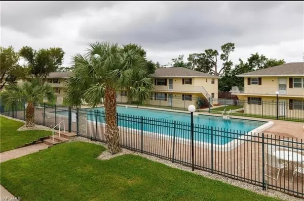 3325 Airport RD N #L2, Naples, FL 34105