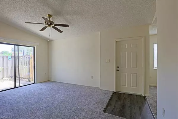 Fort Myers, FL 33919,5274 Cedarbend DR #3