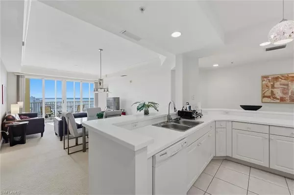 Fort Myers, FL 33916,2743 1st ST #2203