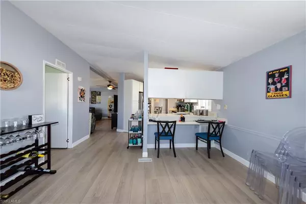 North Fort Myers, FL 33903,535 Sunshine AVE