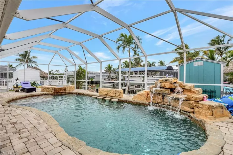 2499 Sapodilla LN, St. James City, FL 33956