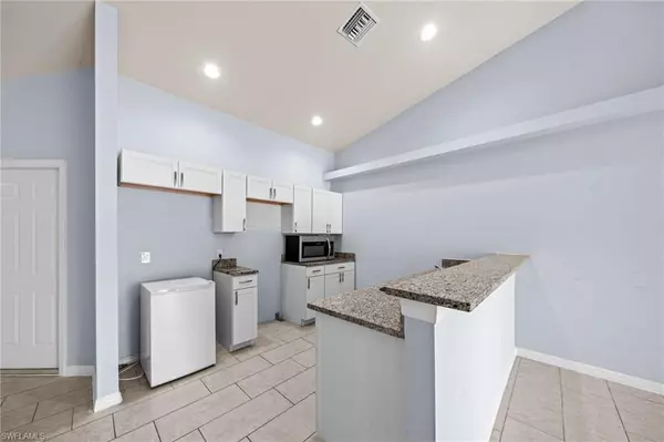 Cape Coral, FL 33991,2109-2111 Chiquita BLVD S