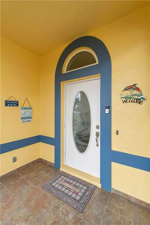 Cape Coral, FL 33993,304 NW 12th LN