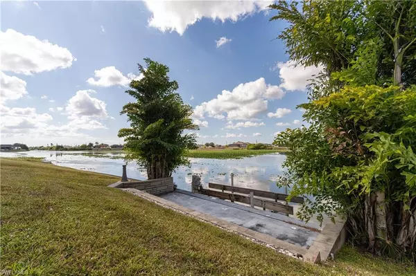 Cape Coral, FL 33993,304 NW 12th LN