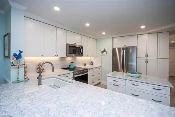 Sanibel, FL 33957,1785 Middle Gulf DR #A103