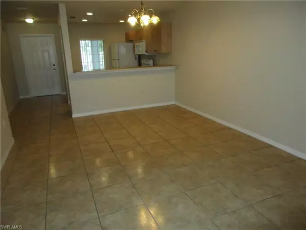 Cape Coral, FL 33990,1328 SE 8th AVE #202