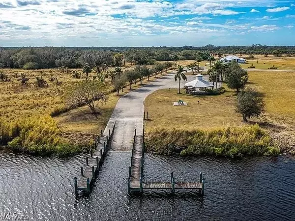 Alva, FL 33920,2114 Silk Bay BLVD