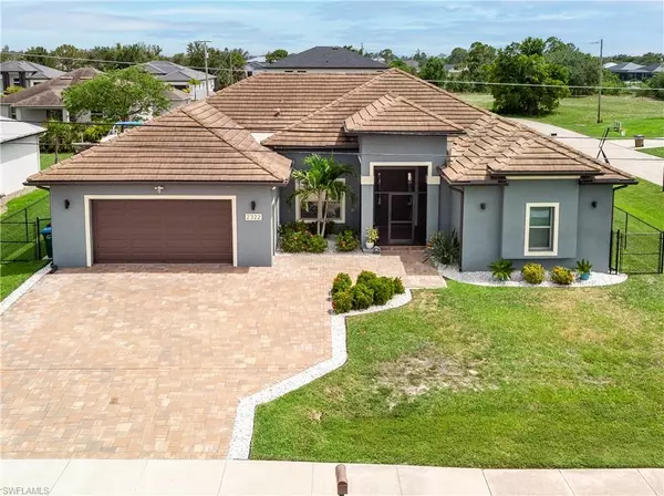 2322 Trafalgar PKWY, Cape Coral, FL 33991