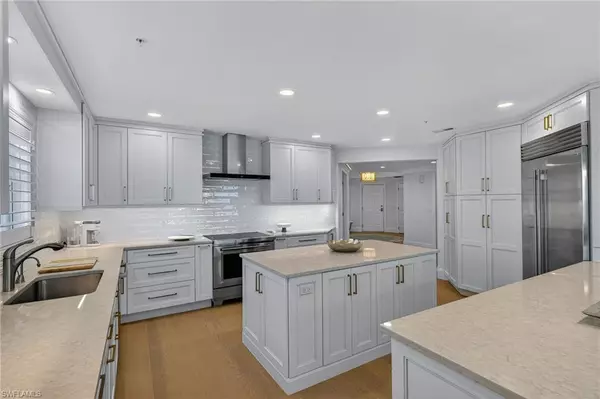 Sanibel, FL 33957,2549 W Gulf DR #206